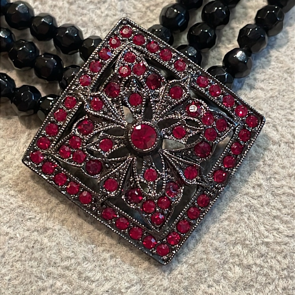 Black and Red Beaded Necklace with Ornate Pendant 16-18”